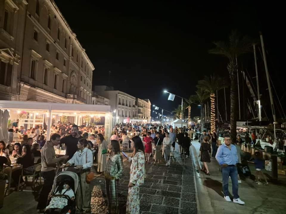Centro Storico Mare Fuori Villa Brindisi Luaran gambar